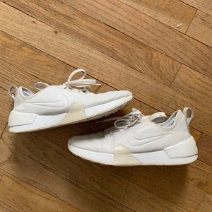 Nike tennis shoes